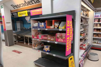 Ofertas en uno de los supermercados Dia de Aranda.
