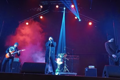 El rock enérgico de Perrosdepaja puso el broche de oro a la cita. D. S. M.