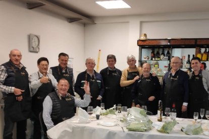 ‘La Itinerante’ al completo en una de sus cenas. LA ITINERANTE