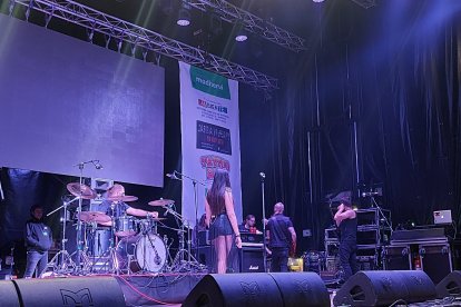 Los murcianos Velkhanos debutaron en Burgos haciéndose hueco en el espectro de «sonidos oscuros» que alberga el Zurbarán Rock. L. G. L.