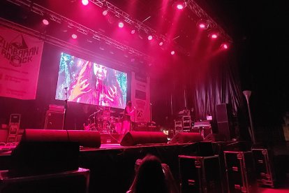 Los murcianos Velkhanos debutaron en Burgos haciéndose hueco en el espectro de «sonidos oscuros» que alberga el Zurbarán Rock. L. G. L.