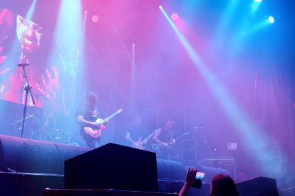 Los murcianos Velkhanos debutaron en Burgos haciéndose hueco en el espectro de «sonidos oscuros» que alberga el Zurbarán Rock. L. G. L.