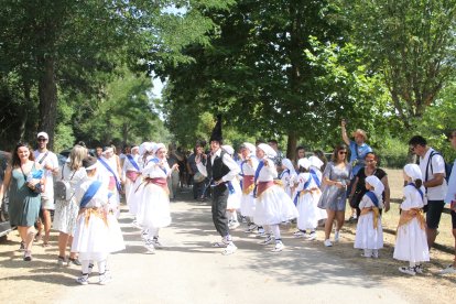 El Cachiborrio guía a los danzadores. E.R.
