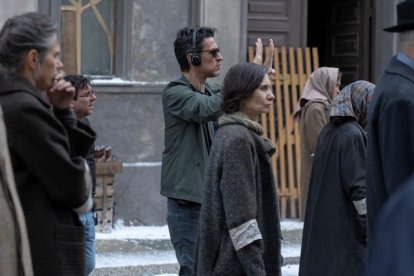 Rodrigo Cortés, en el rodaje de 'El amor en su lugar'.