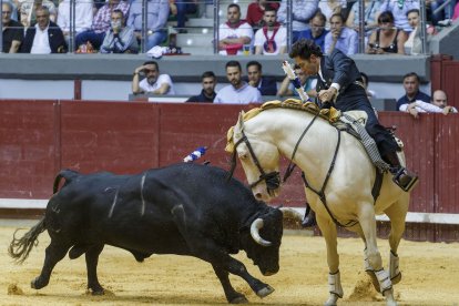 Leonardo Hernández. SANTI OTERO