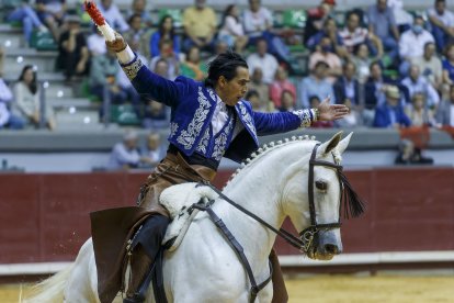 Óscar Borjas. SANTI OTERO