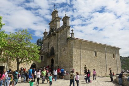 El santuario de Santa Casilda es visitado a diario por personas de toda España. DARÍO GONZALO