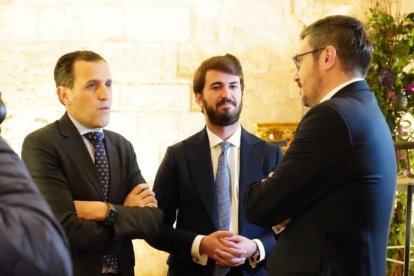 El vicepresidente de la Junta de Castilla y León, Juan García Gallardo, se comprometió a reducir la excesiva carga burocrática