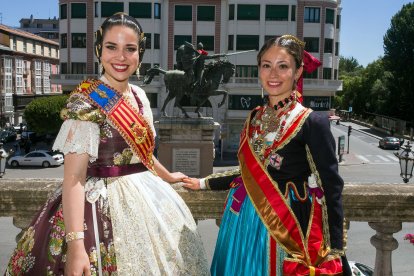La Fallera y la Reina mayores. TOMÁS ALONSO