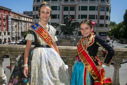 La Fallera y la Reina infantil. TOMÁS ALONSO