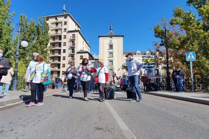 Manifestación en Aranda de la Plataforma por el Ferrocarril para reivindicar el Directo. L. V.