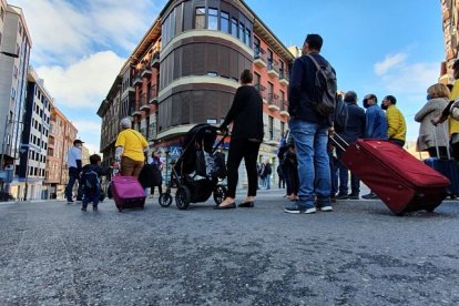 Manifestación en Aranda de la Plataforma por el Ferrocarril para reivindicar el Directo. L. V.