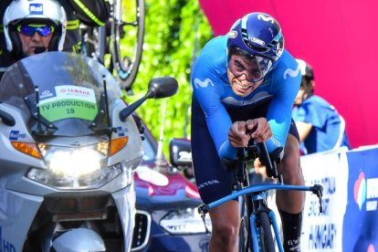 Mikel Landa asciende hacia el santuario de Santa Luca, en Bolonia