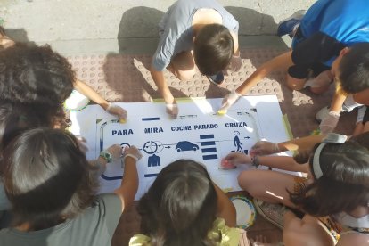 Los niños piden seguridad en forma de semáforos, pasos de cebra y carriles bici