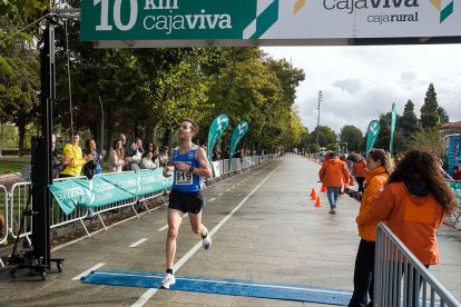 CARRERA 10km CAJA VIVA. Tomás Alonso