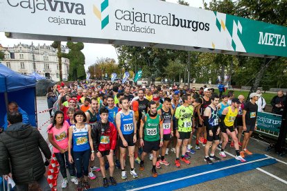 CARRERA 10km CAJA VIVA. Tomás Alonso
