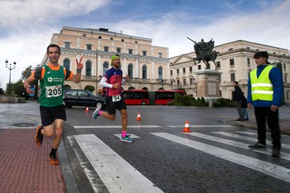CARRERA 10km CAJA VIVA. Tomás Alonso