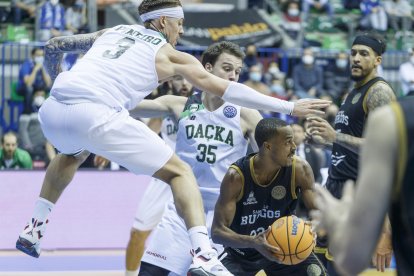 El San Pablo Burgos empezó el año cayendo en la trampa del Darusafaka y fue apeado de la Champions League. © ECB