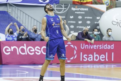 No sin sufrir hasta la extenuación en la prórroga, San Pablo se reencontró con la victoria en el Coliseum. © ECB