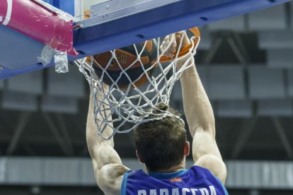 El equipo respondió y tumbó a Badalona para cortar la sangría. © ECB