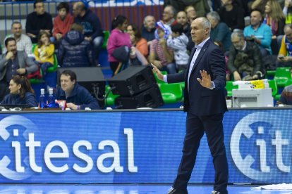 El debut de segura en el banquillo terminó con una plácida victoria en el Coliseum para despedir el 2022. © ECB