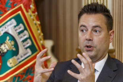 El alcalde de Burgos, Daniel de la Rosa. © ECB / SANTI OTERO