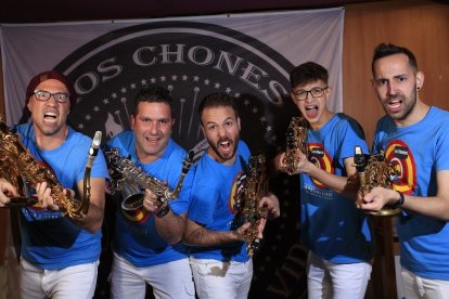 Los Chones, siempre dispuestos a animar el cotarro. ARCALLE