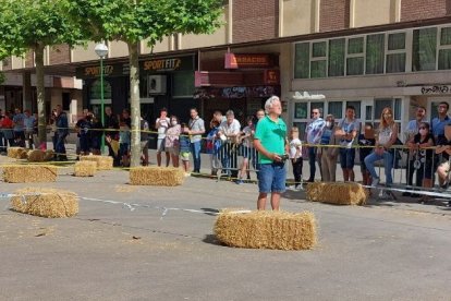 XXXVII Trofeo de Automodelismo San Pedro y San
Pablo 2022 en la
plaza Regino Sainz de la Maza, organizado por el Club Modelismo Castilla. J. G. L.