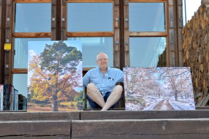 A sus 62 años, lleva más de media vida retratando la belleza de la naturaleza a través de su cámara.