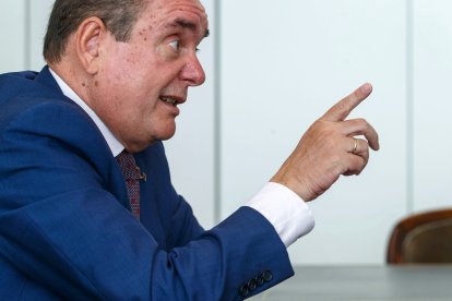 El director general de Cajaviva Caja Rural de Burgos, Ramón Sobremonte. SANTI OTERO