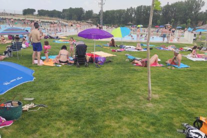 Las piscinas municipales de Arcos son el gran descubrimiento de este verano para muchos usuarios de la capital.