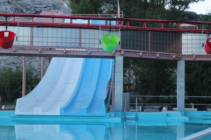 Instalaciones acuáticas de Monasterio de Rodilla se transformaron en parque acuático hace ocho años. 
