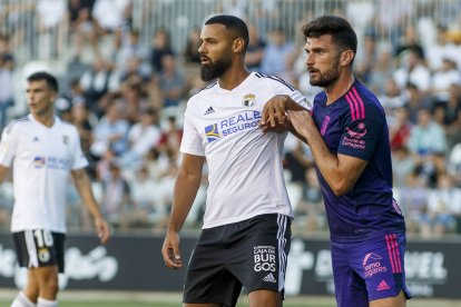 Mourad, ya con la camiseta del Burgos disputando minutos ante el Cartagena.