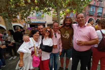 Marian y Arturo hacen una petición para que Izal actúe en futuras ediciones