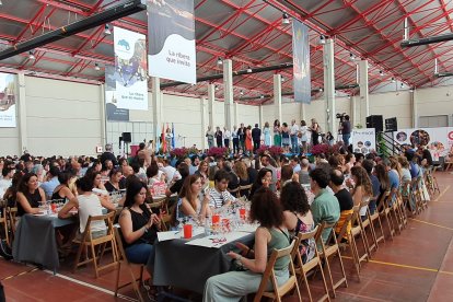 Las personalidades saludan a los catadores