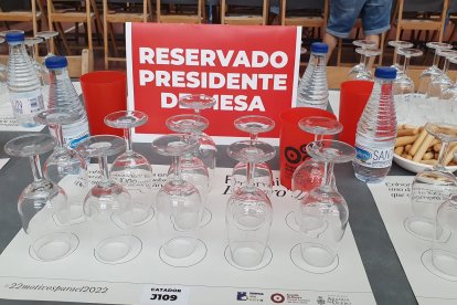 Los catadores han degustado diez vinos