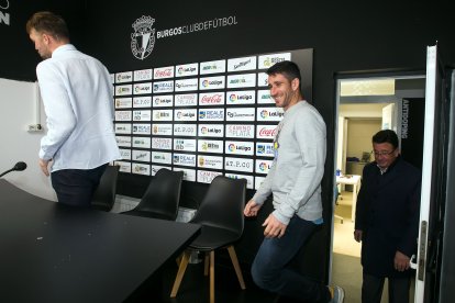 Berjón dedicó unas últimas palabras a medios, excompañeros de vestuario y trabajadores del club que quisieron acudir al acto. FOTOS: © ECB / TOMÁS ALONSO