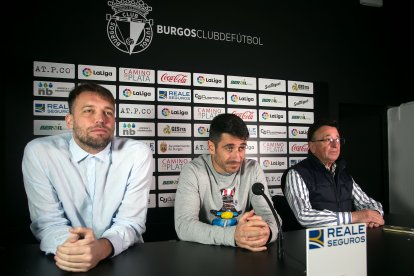 Berjón dedicó unas últimas palabras a medios, excompañeros de vestuario y trabajadores del club que quisieron acudir al acto. FOTOS: © ECB / TOMÁS ALONSO