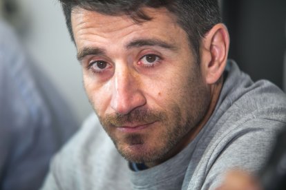 Berjón dedicó unas últimas palabras a medios, excompañeros de vestuario y trabajadores del club que quisieron acudir al acto. FOTOS: © ECB / TOMÁS ALONSO