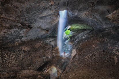 Cueva Berta, donde hacía 30 años que no se accedía. ADRIÁN VÁZQUEZ (GEE)