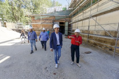 Zona de aparcamiento del cívico. SANTI OTERO