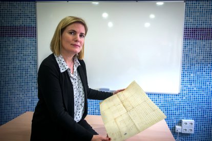 Sonia Serna es profesora de la UBU y experta en Paleografía. TOMAS ALONSO