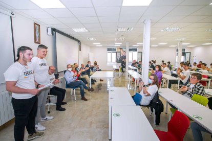 La iniciativa se desarrolla a través de un entorno de fabricación digital y empleando la cultura maker, cuya aplicación en el proceso educativo ha logrado reducir la tasa de abandono escolar en más de un 13 por ciento y aumentado la motivación del alumnado en más de un 62 por ciento. TOMÁS ALONSO