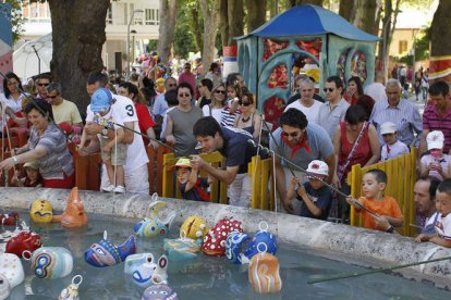 También se encarga desde hace años de la decoración del parque de Mero el Jardinero. ECB