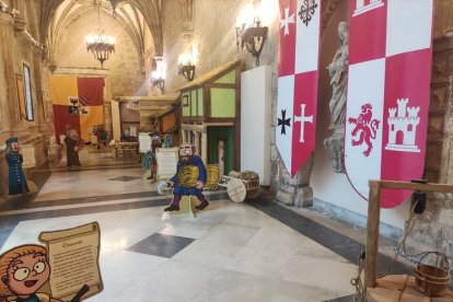 También ha trabajado junto a otros artistas en los decorados de los salones del libro infantil y juvenil. ECB