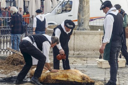 Imágenes de la Matanza organizada por la Sociedad Gastronómica Los Cucos en La Flora. SANTI OTERO