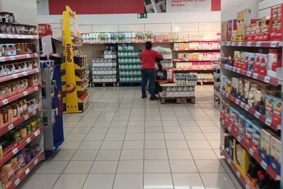 El Grupo Día está vendiendo los grandes supermercados para centrarse en las pequeñas tiendas de barrio