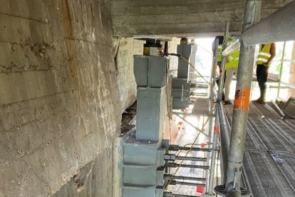 Obras en el viaducto de Timoteo Arnaiz. ECB