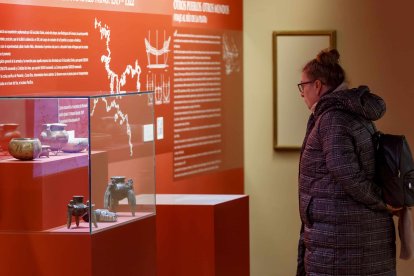 La muestra se podrá visitar en el Arco de Santa María hasta el 11 de junio. SANTI OTERO
