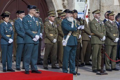 Celebración del Día del Pilar, patrona de la Guardia Civil, en la plaza del Rey San Fernando. SANTI OTERO
